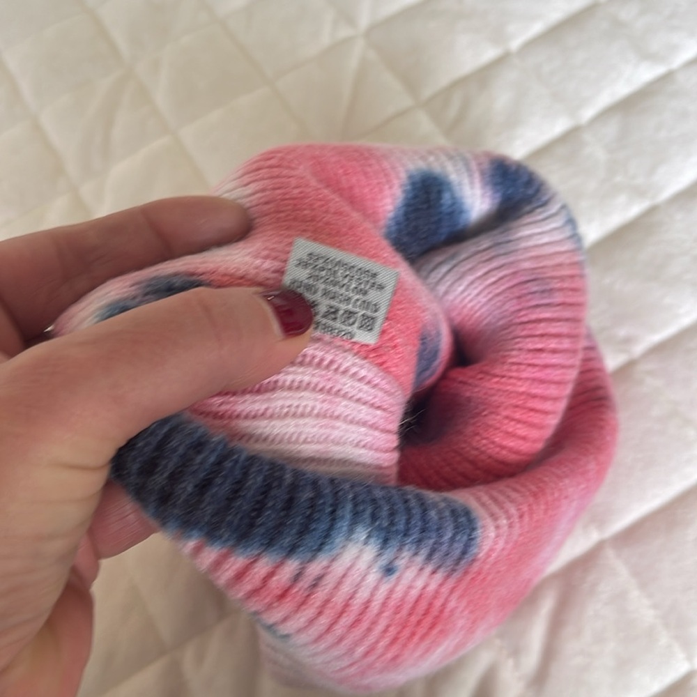 CC Tie-Dye Beanie Pink and Blue women’s hat warm stylish CC pink Beanie NWT - Picture 5 of 6